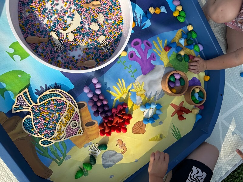 Mořské dno – Podložka do Tuff Tray MAXI