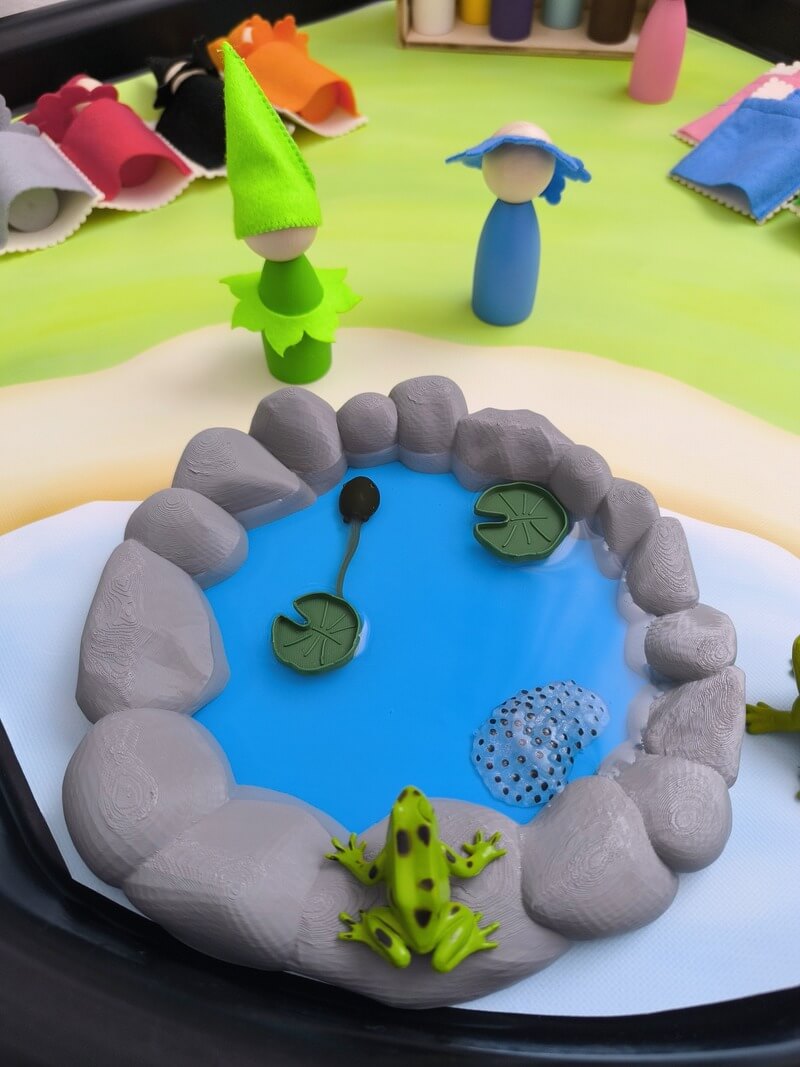 Louka – Podložka do Tuff Tray MINI